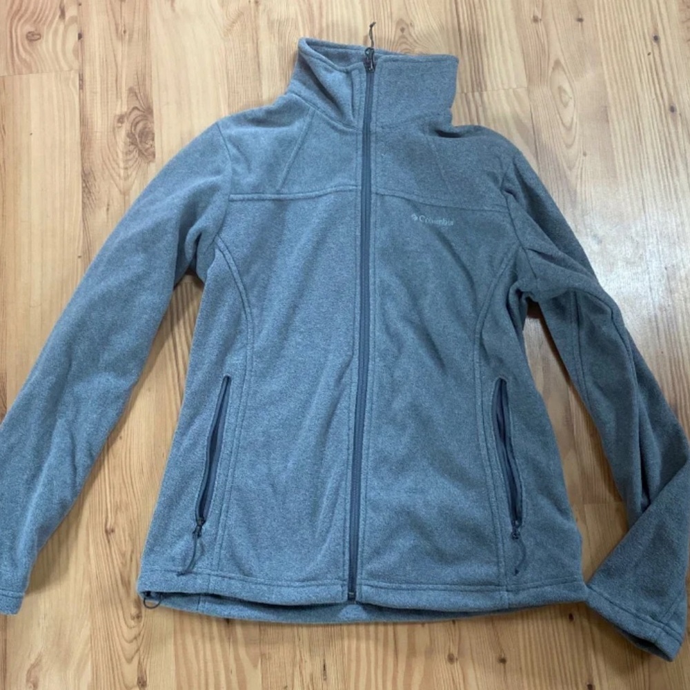BRAND NEW. Columbia fleece I took the tags off but never worn.
